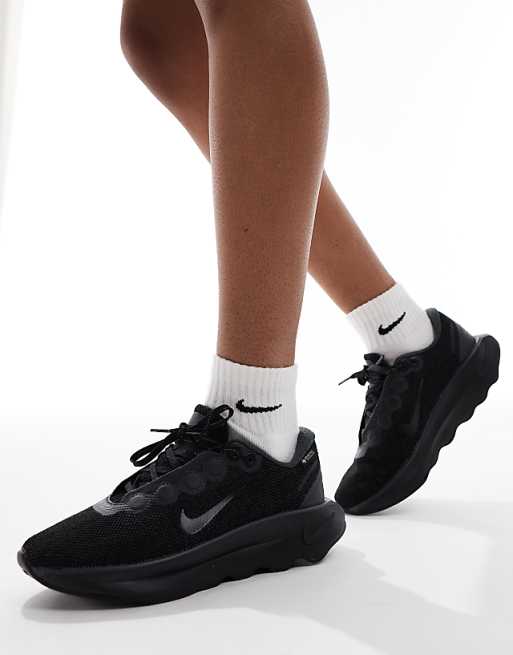 black nike trainers womens